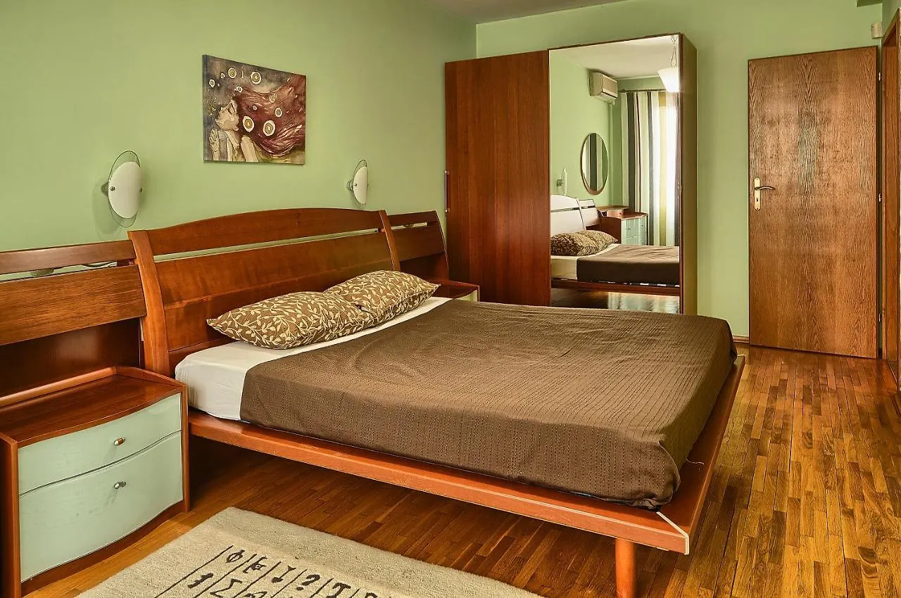 Baratero City II Apartments 소피아 불가리아